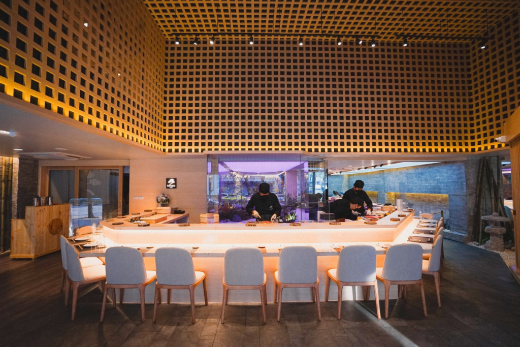 จัดแต่งไฟในร้านอาหาร